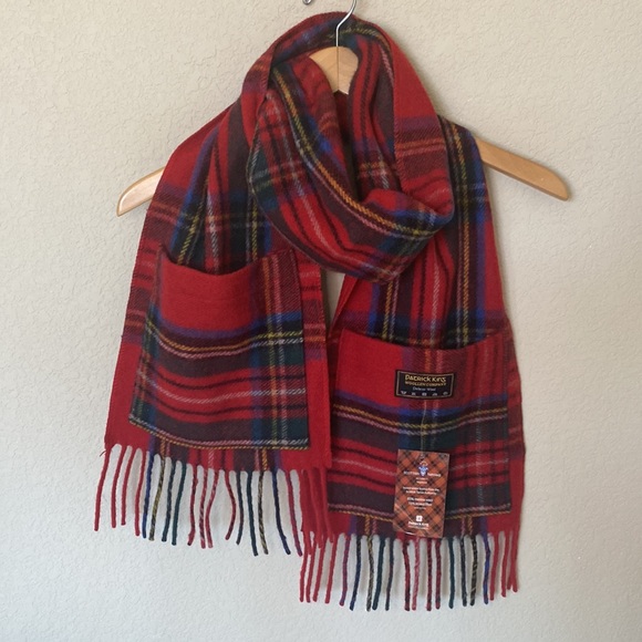 NWT Patrick Kins Woolen Deluxe Company Plaid Red Green White Pocket Scarf - Picture 2 of 8